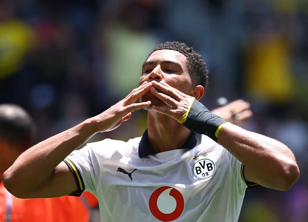 爱游戏全站多特蒙德训练开放日，国际比赛日迎来里程碑引欢呼，英超在即，年轻球员得到机会的简单介绍