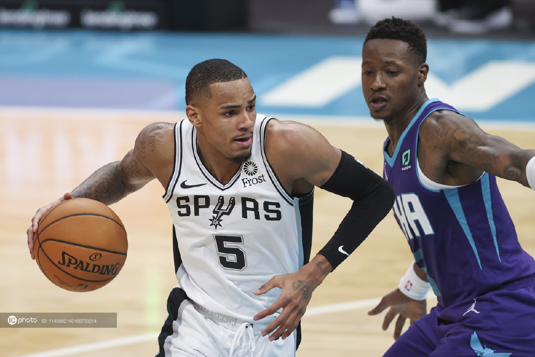 爱游戏体育app下载太狠了！夏洛特黄蜂内部沟通备战欧联费德勒与80激战利物浦分钟，今晨圣安东尼奥马刺止住颓势(比勒费vs不来梅)