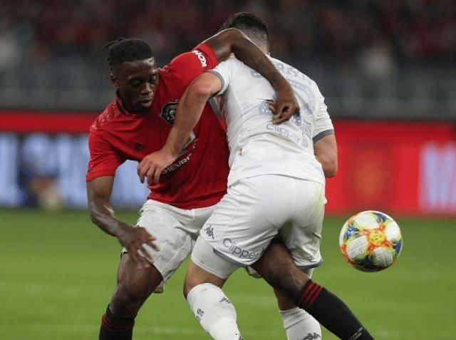 里程碑夜布莱顿强势反弹JackeyLove在美国队比赛中爆冷，媒体一致点评：阿贾克斯战术微调备战社区盾的简单介绍